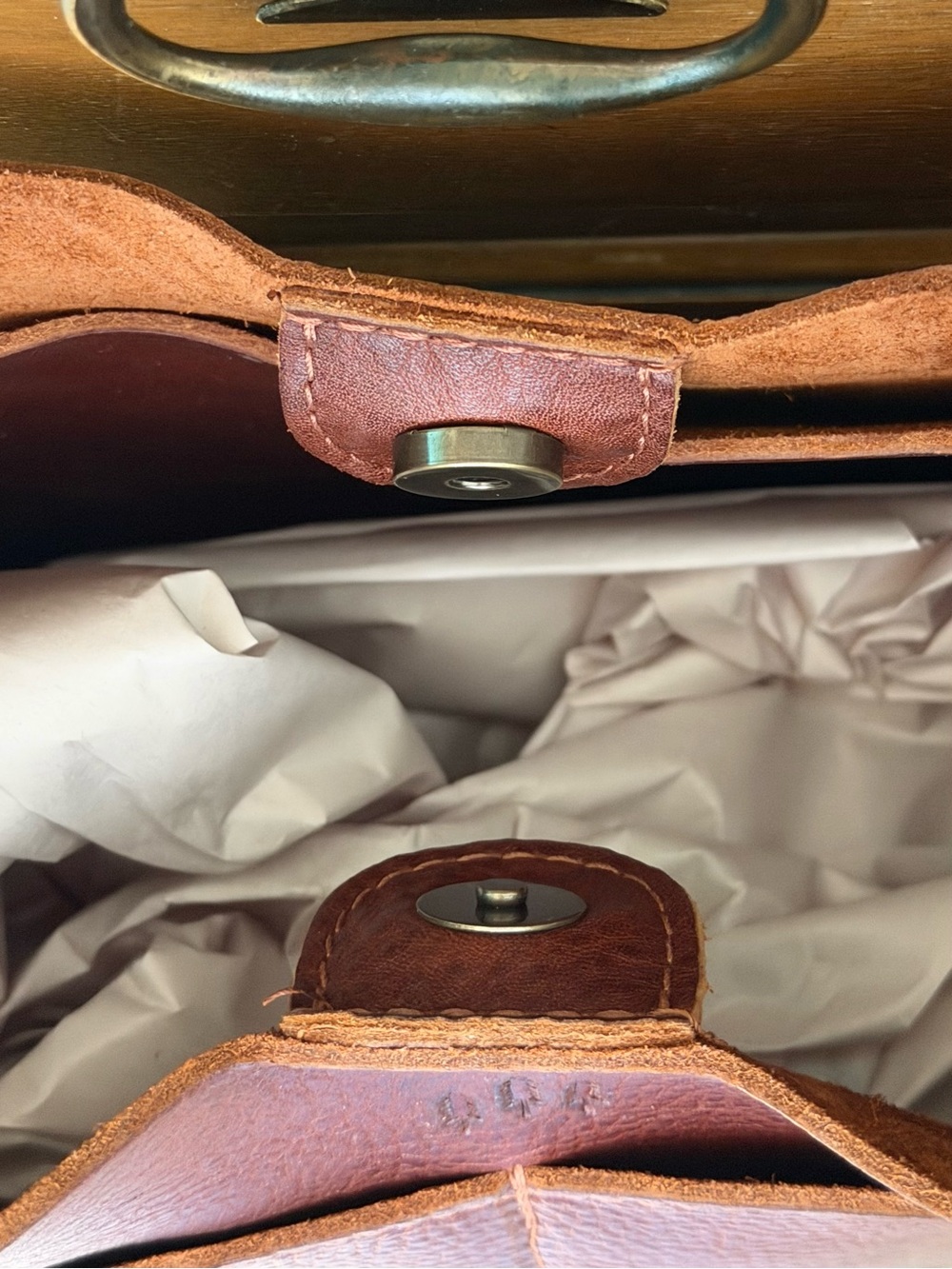 PORTLAND LEATHER COMPANY MEDIUM MADISON SHOULDER BAG IN NUTMEG - Picture 14 of 14